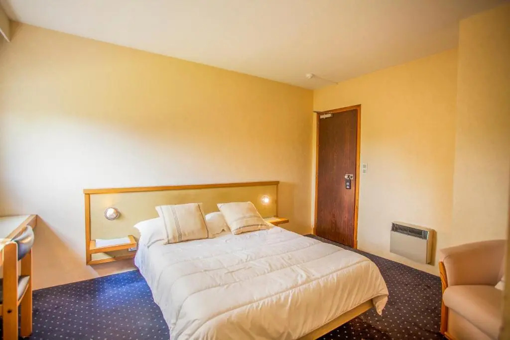 Fasthôtel Pont-Audemer -LE DRAKKAR -un hôtel FH Confort