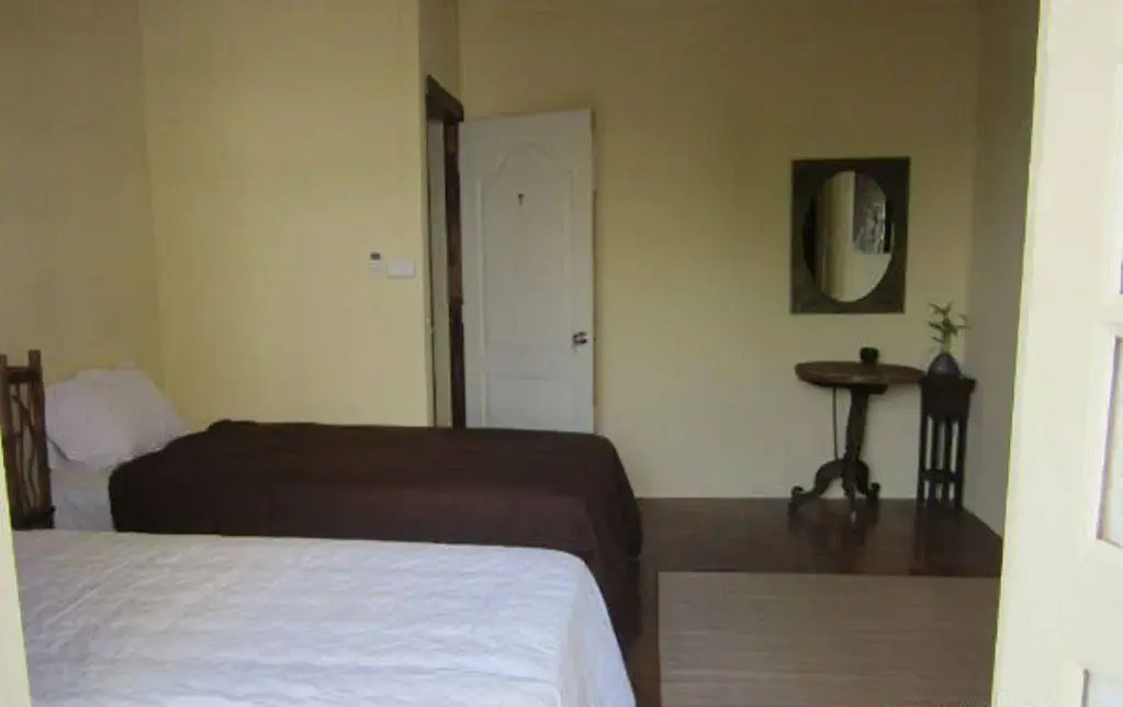Siam Tulip Guesthouse & Restaurant