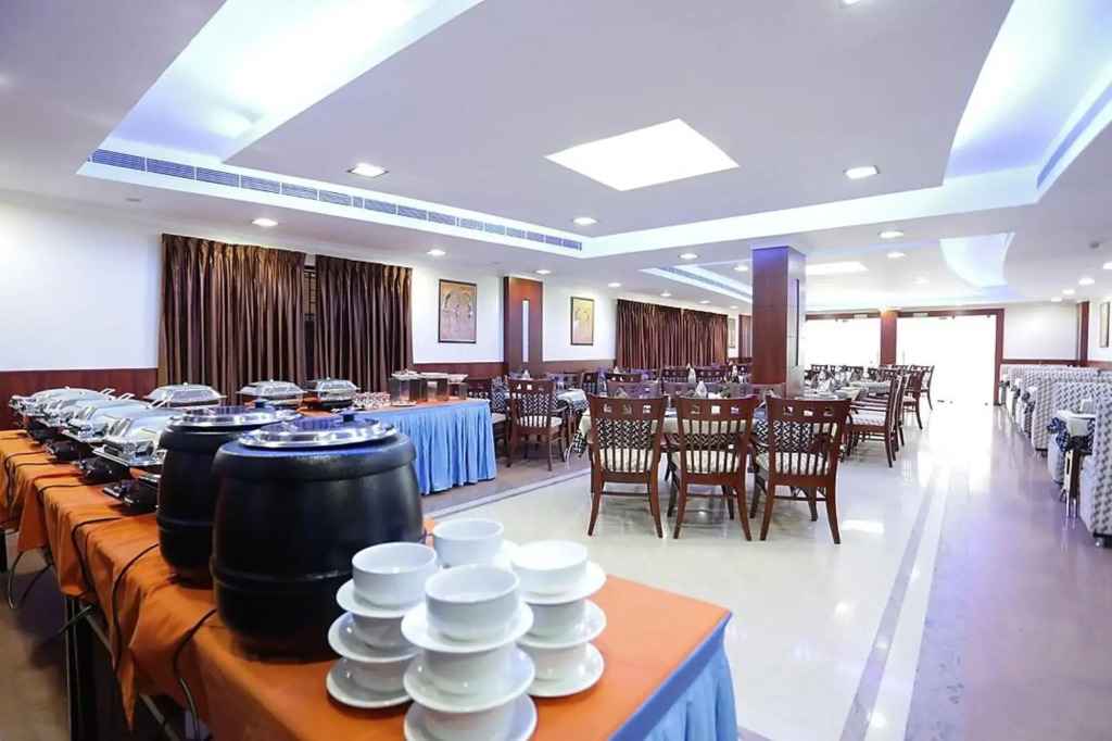 Hotel White City