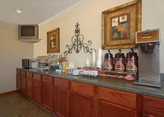 Americas Best Inn and Suites Emporia