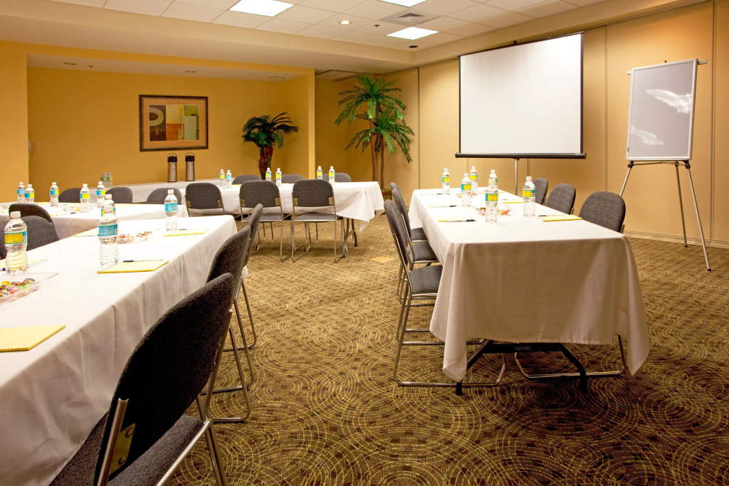 Holiday Inn Express Hotel & Suites Chaffee - Jacksonville West by IHG