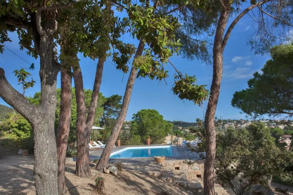 Villa campagne à Calvi piscine chauffée vue mer proche plage et centre