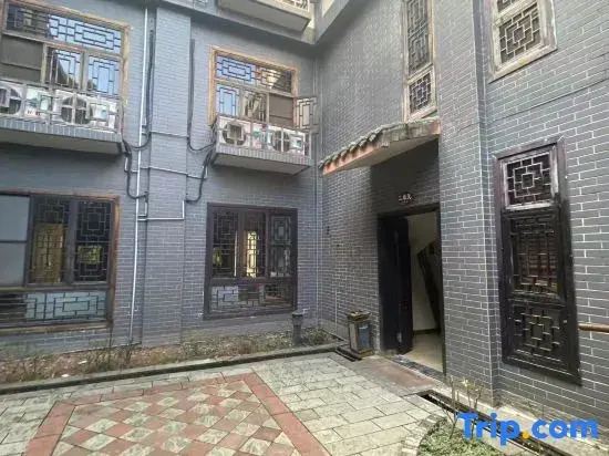 Xianlaiju Leisure Homestay (Liujian Ancient Town)