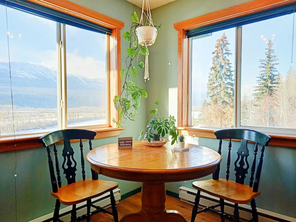 Golden Mountain View Suites