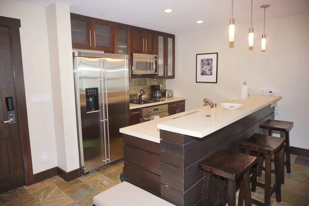 Hayden Lodge  - Views Of The Slopes And Village 3 Bedroom Condo by RedAwning