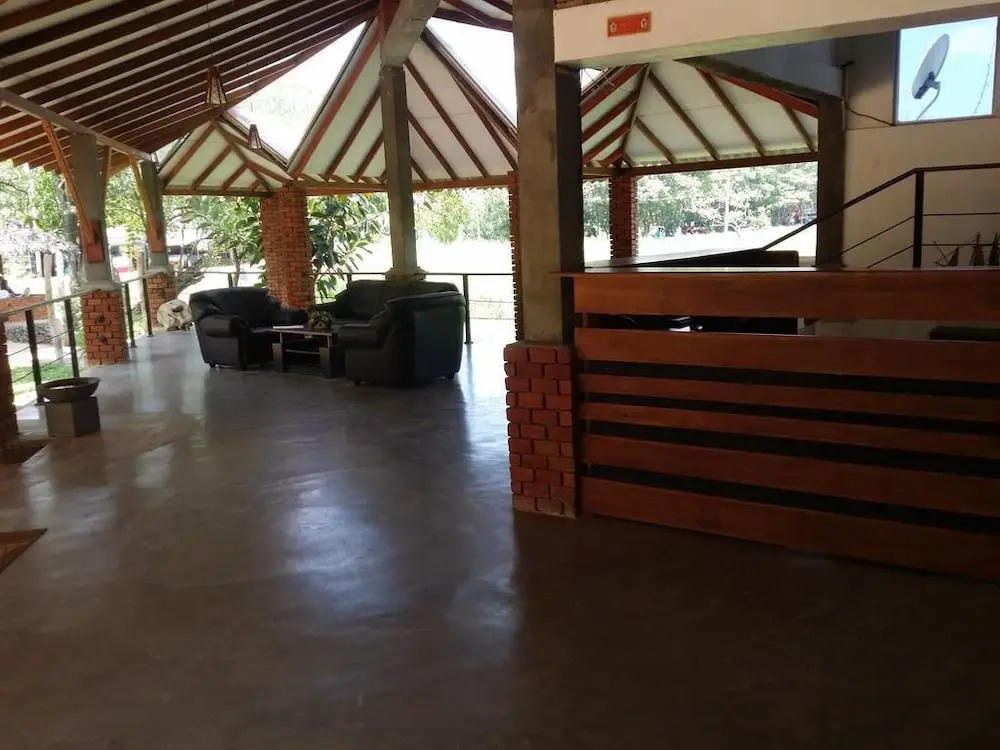 Hotel Araliya