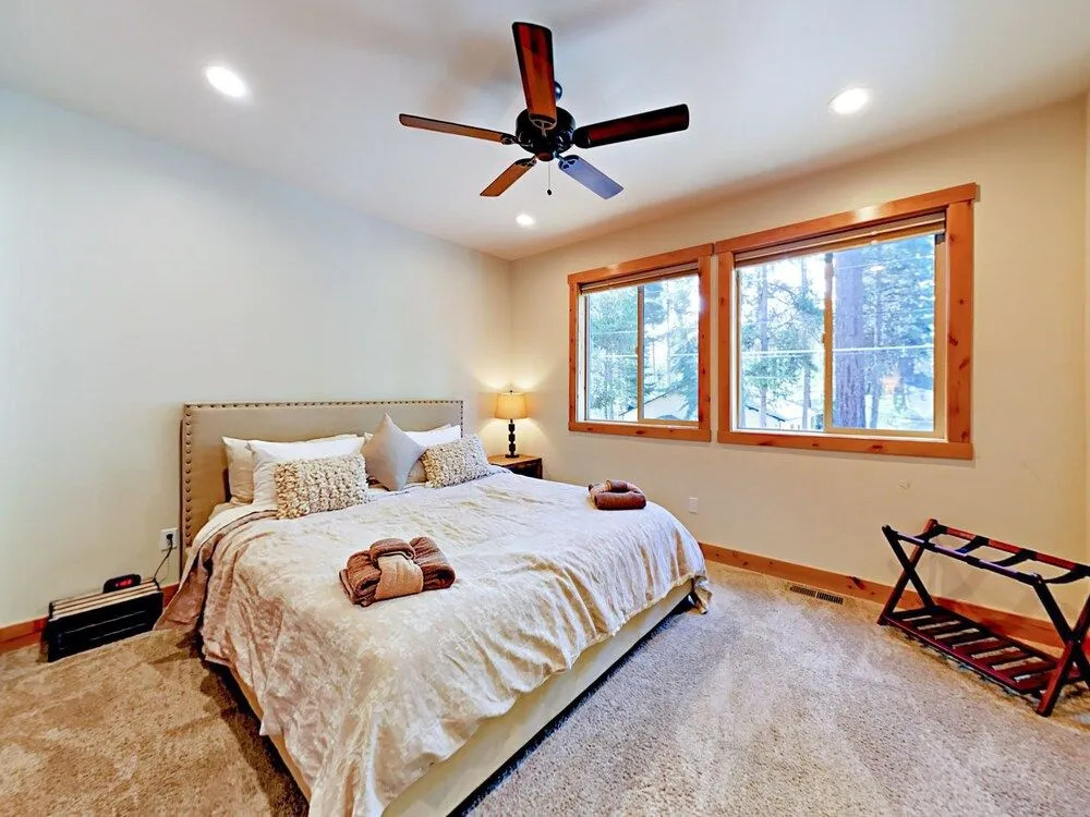 831 Patricia Cabin