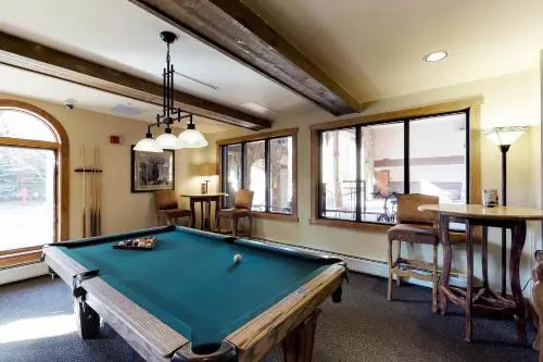 Red Hawk Lodge 2200