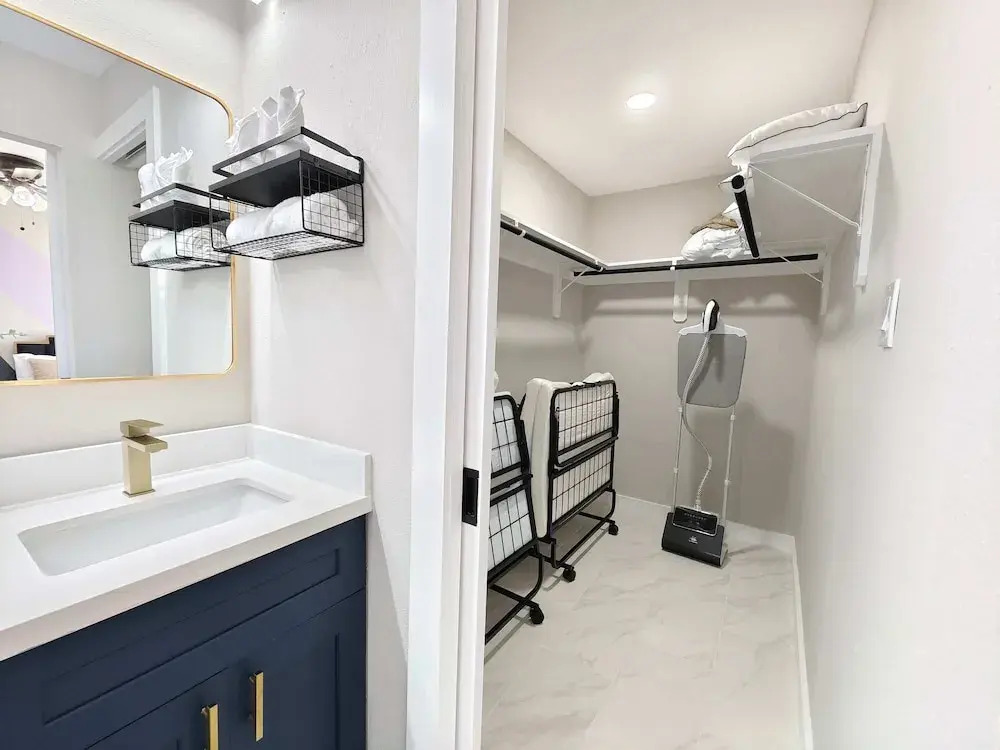 Sageview Cottage 4 BDR w/ Pool, Pet Friendly!