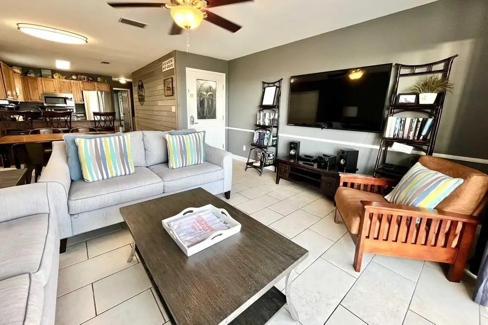 H Oz-Toto 3 Bedroom Home by RedAwning