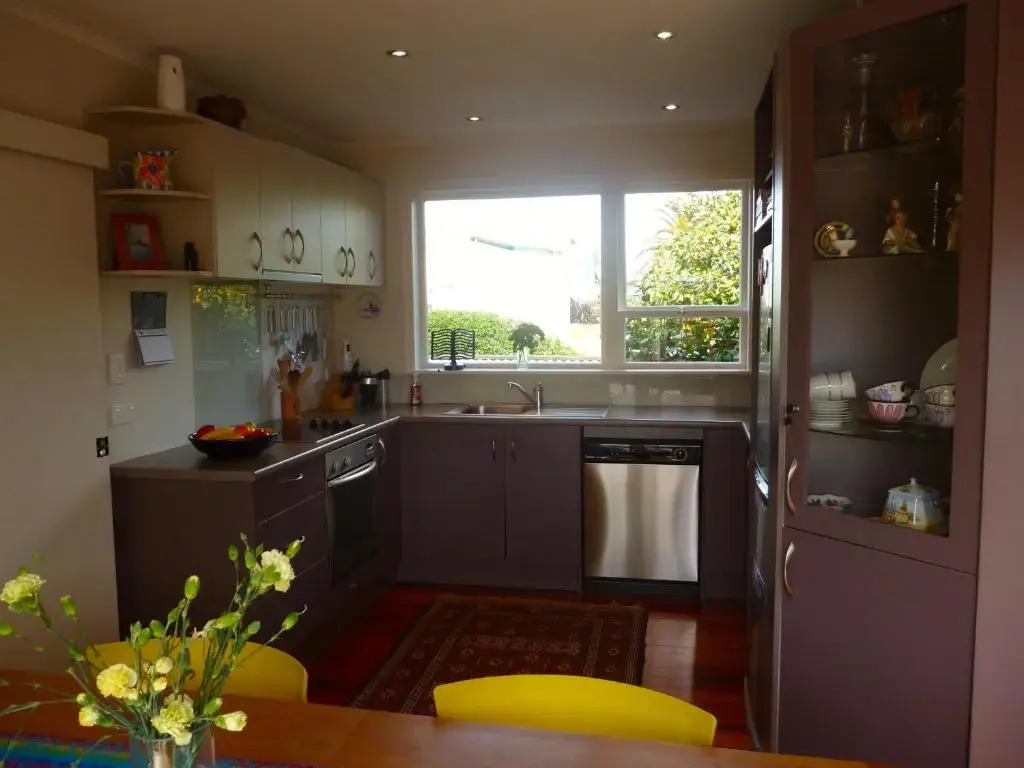 Tymeout - Athenree Accommodation