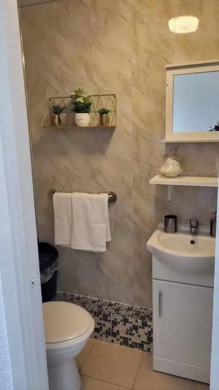 Apartment Sleeps 2- Wifi, Near Beach &pet Friendly