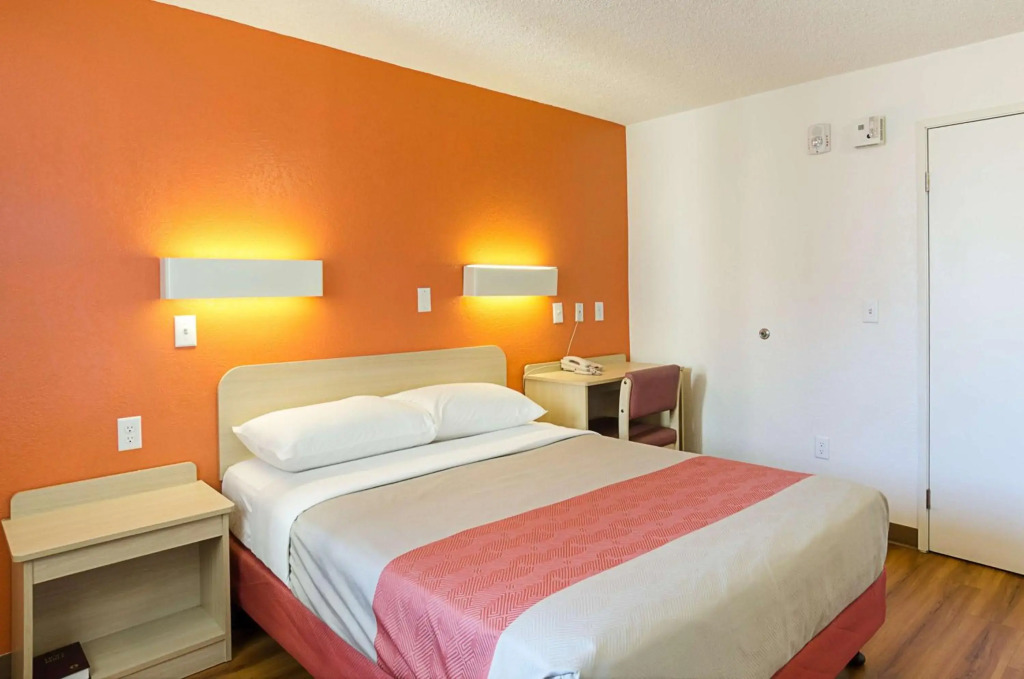 Motel 6- Denver, CO Downtown