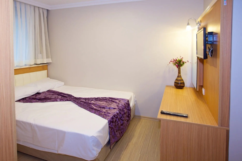 Hotel the Ferah