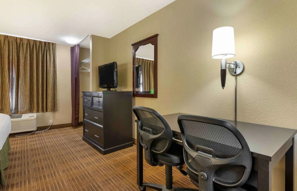 Extended Stay America Suites - Champaign - Urbana