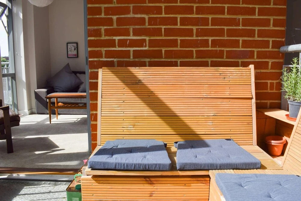1 Bedroom Clapton Flat With Balcony
