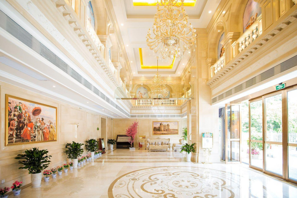 Vienna International Hotel (Yichang East Railway Station)