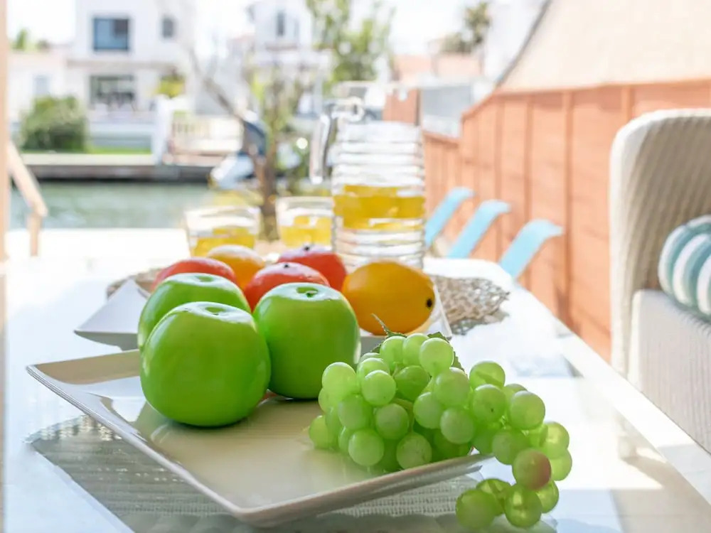 4 bedroom villa with pool in the channel of Empuriabrava