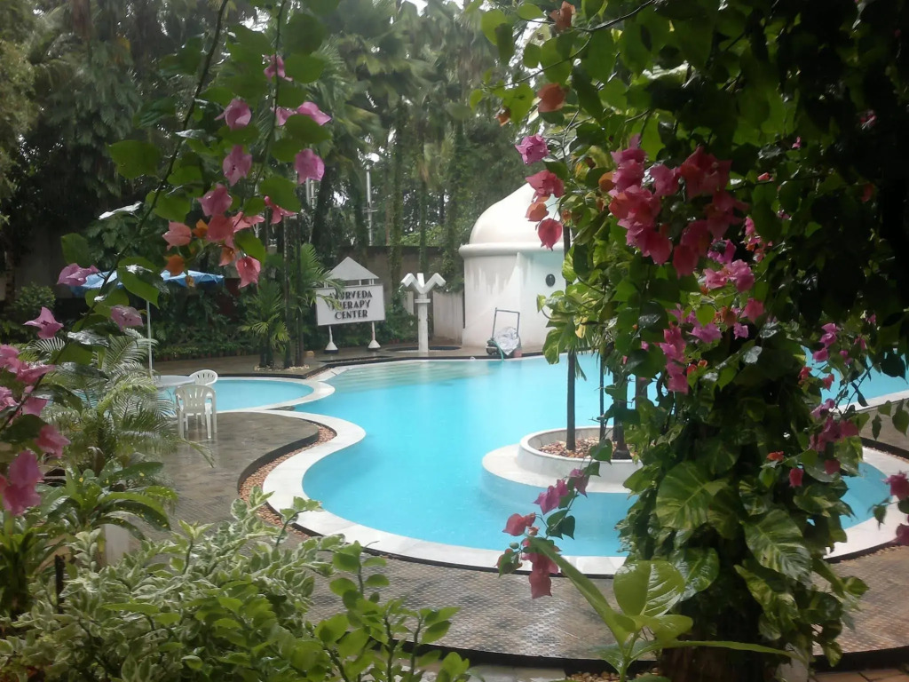 Hotel Parisutham
