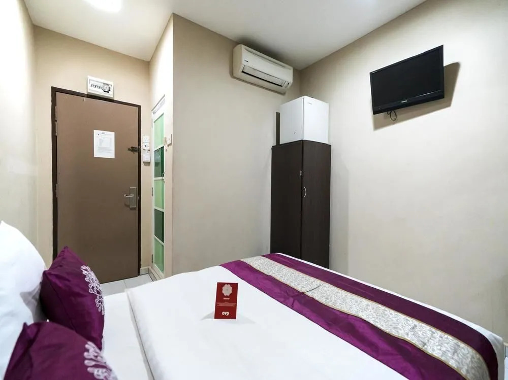 OYO 191 ML Inn Hotel