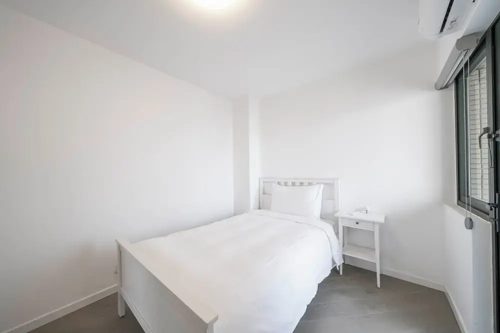 Tyms Elegant 4BR 2BA Apt Xujiahui Malls