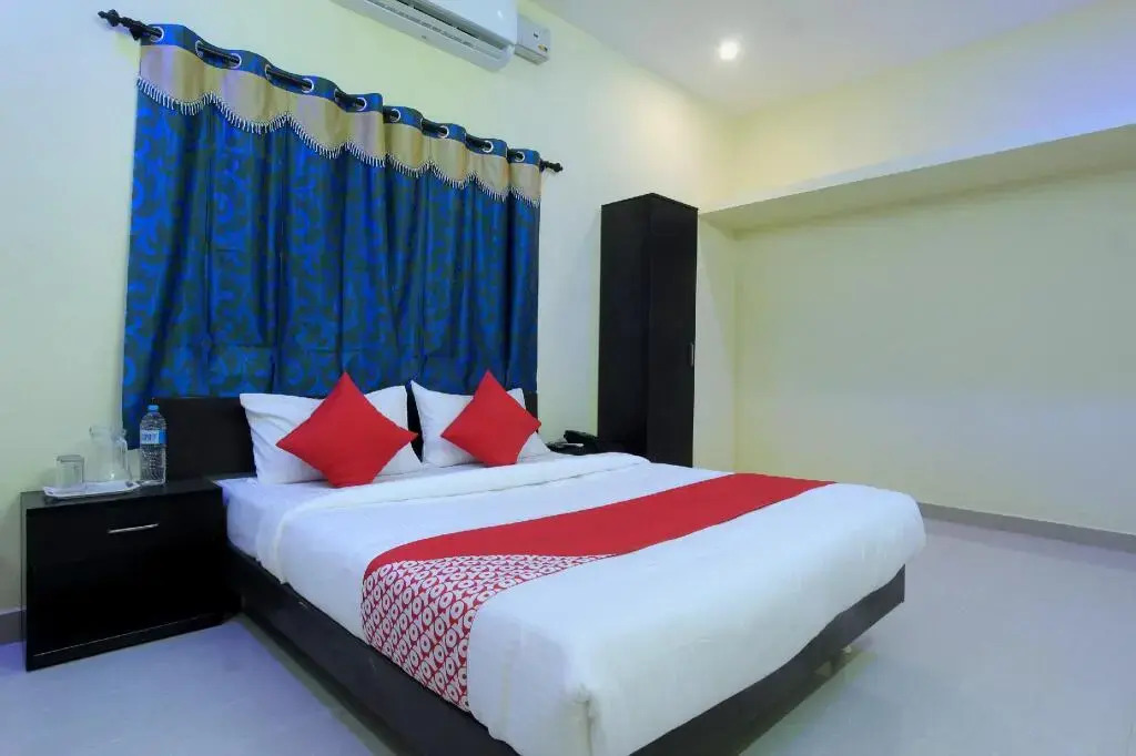A&b Grand By OYO Rooms