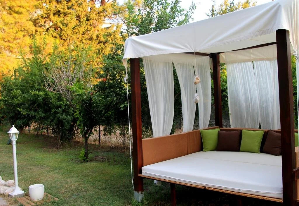 Defne Pension