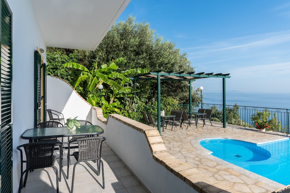 Four-Bedroom Villa Eleni by Konnect, with Private Pool & Stunning Seaview