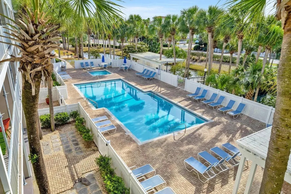 Gulf Place Caribbean 311