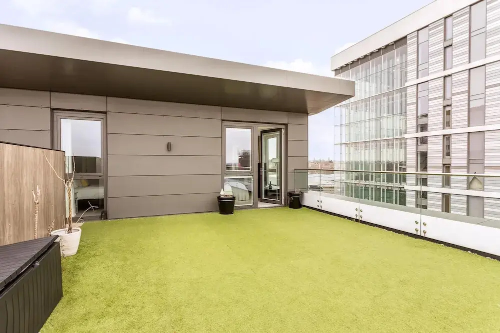 Stunning Brentford Penthouse
