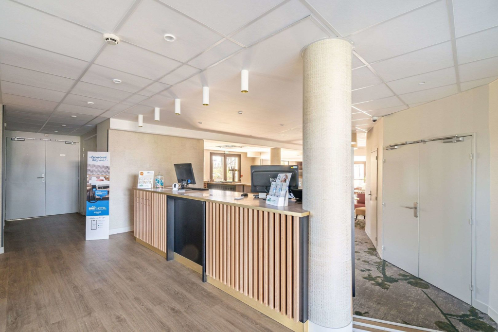 Brit Hotel Angers Parc Expo - LAcropole