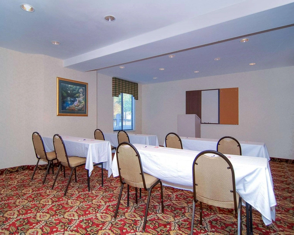 Sleep Inn Airport - Billy Graham Parkway