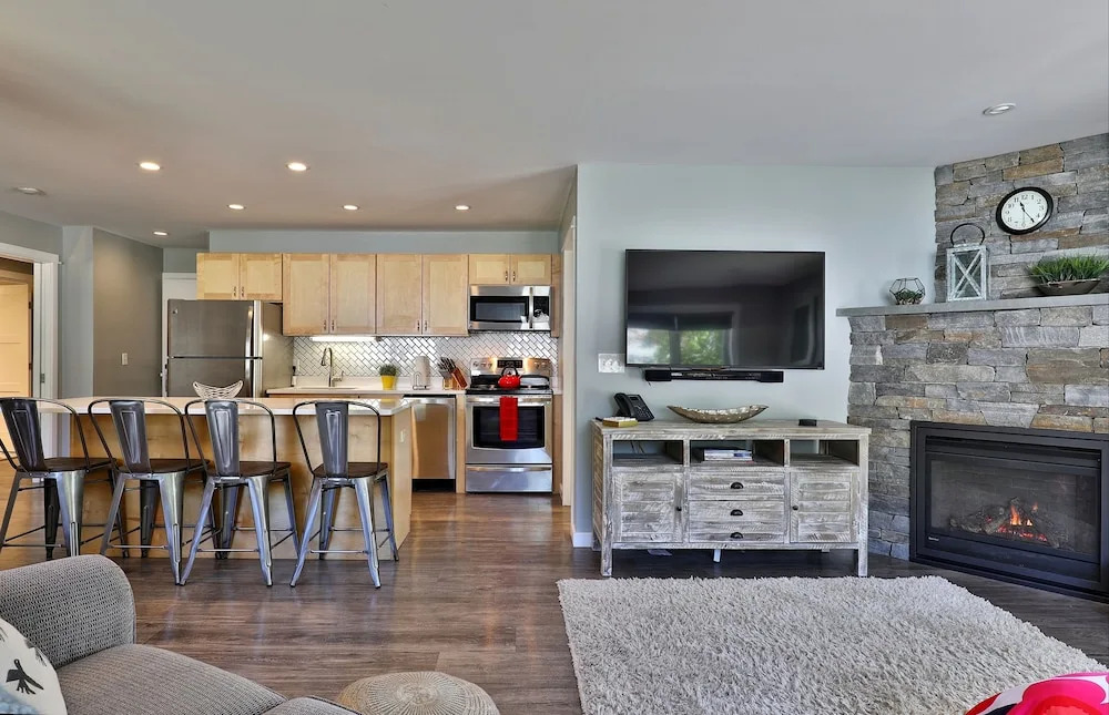 The Brit Suite at Killington: Sleeps 10, Newly Remodeled