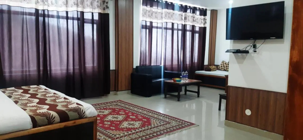 Hotel Devdar Resort