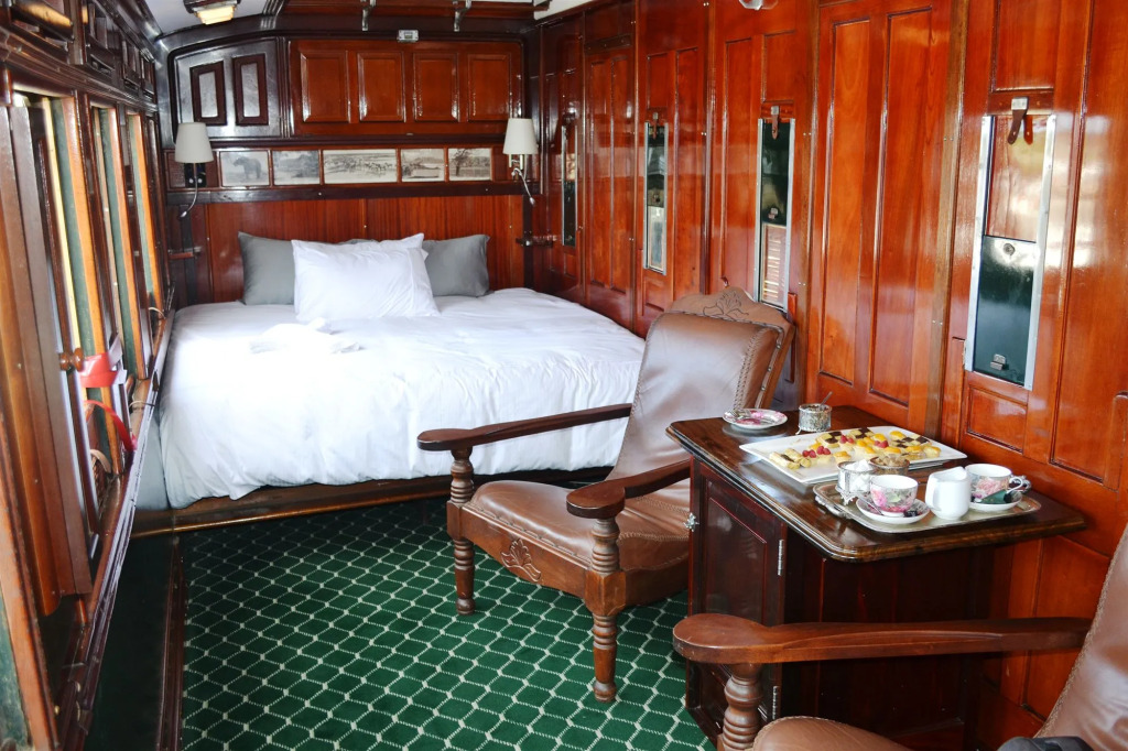 Santos Express Train Lodge - Hostel