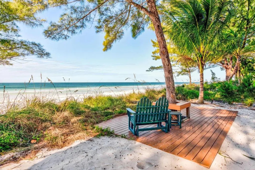 Sunset Beach House - Beach Hugger 1