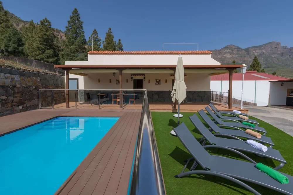 Casa de Vacaciones con Piscina Compartida I