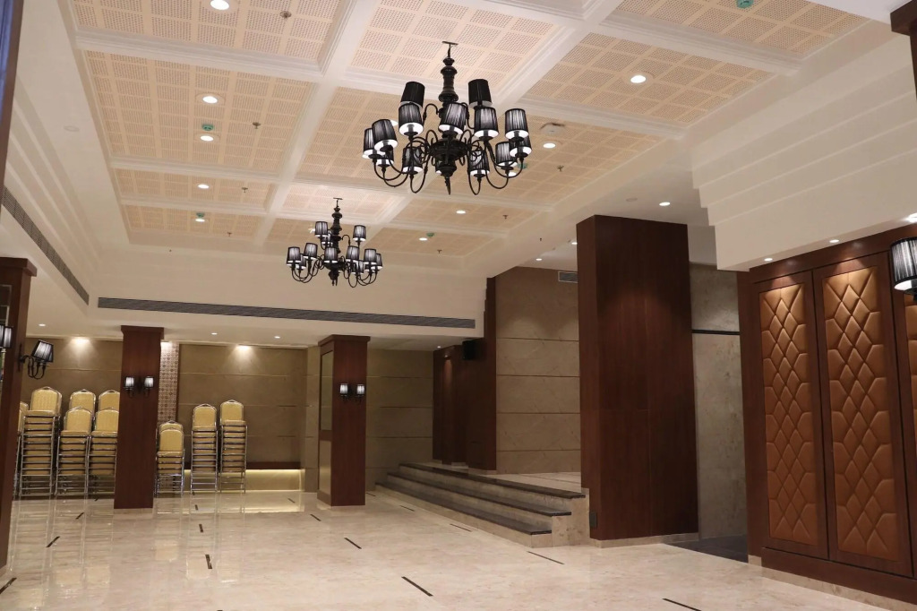 Hotel Golden Nest - Thane