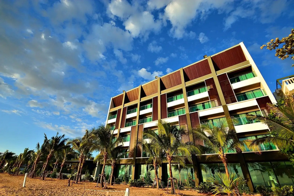 Golden Dragon Beach