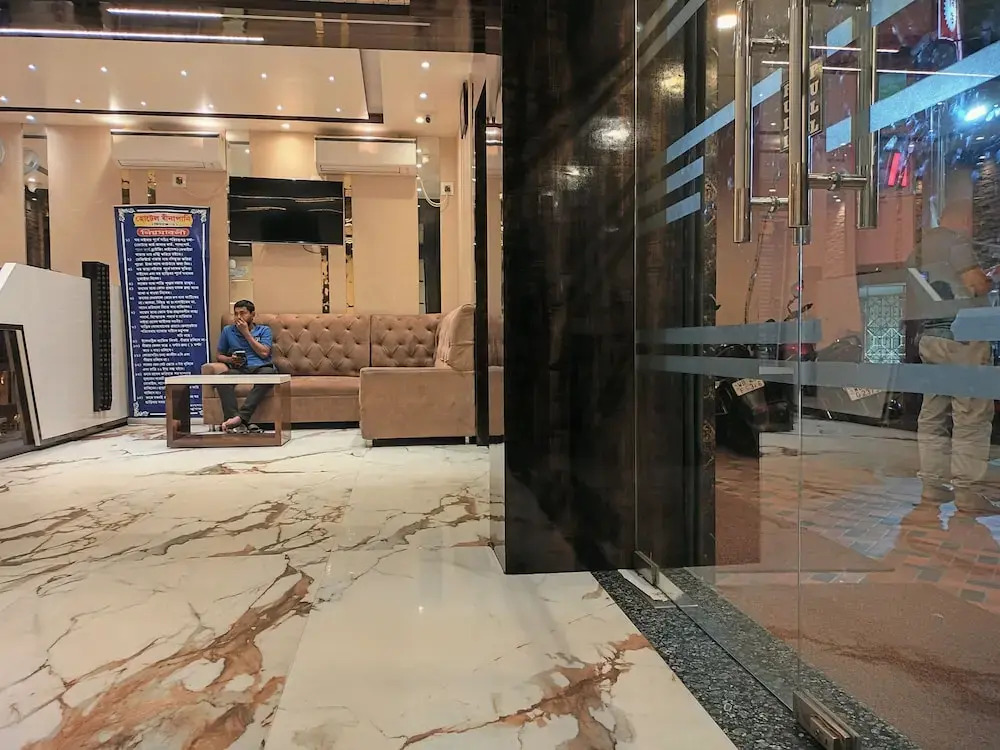 HOTEL BINAPANI Deluxe 1