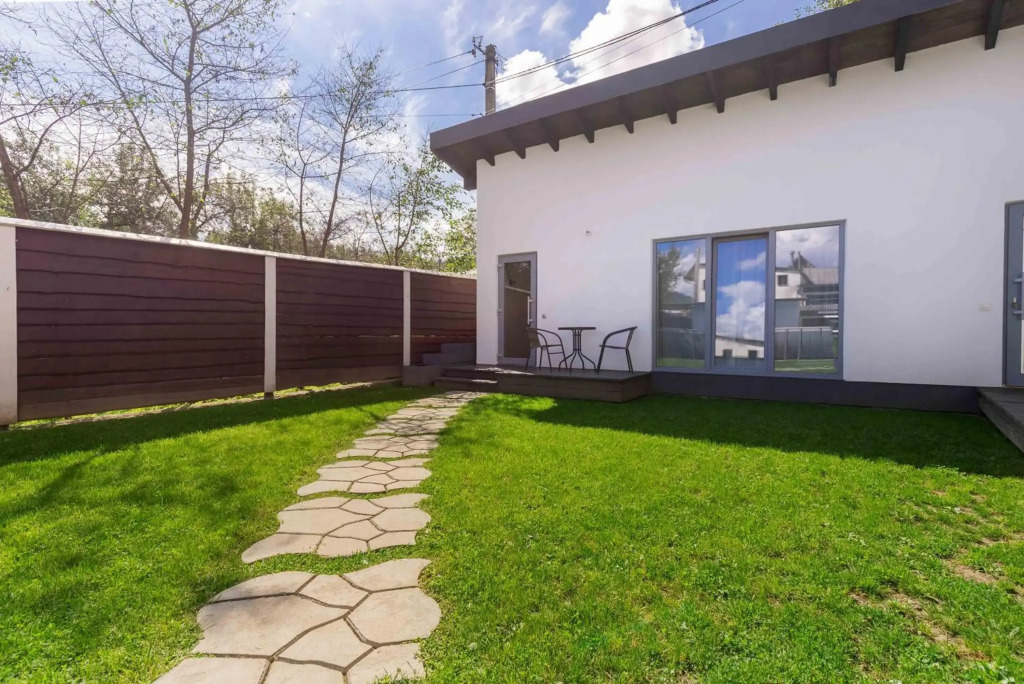 Cottage RoKSa 2 з басейном