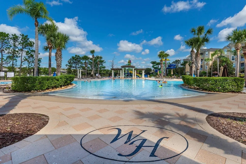 2821 Windsor Hills