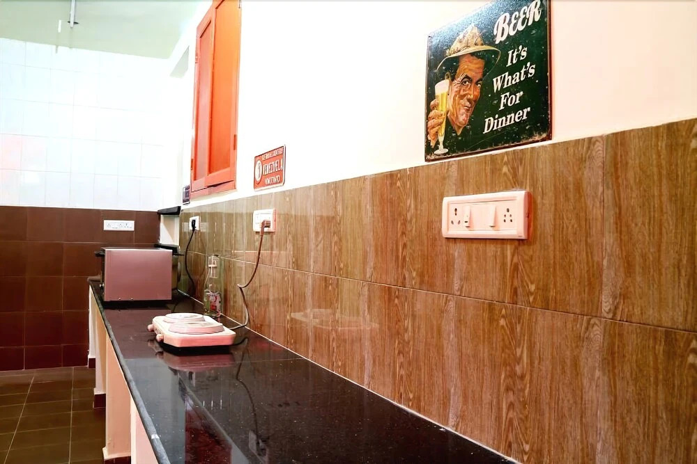 Redlollipop Hostel