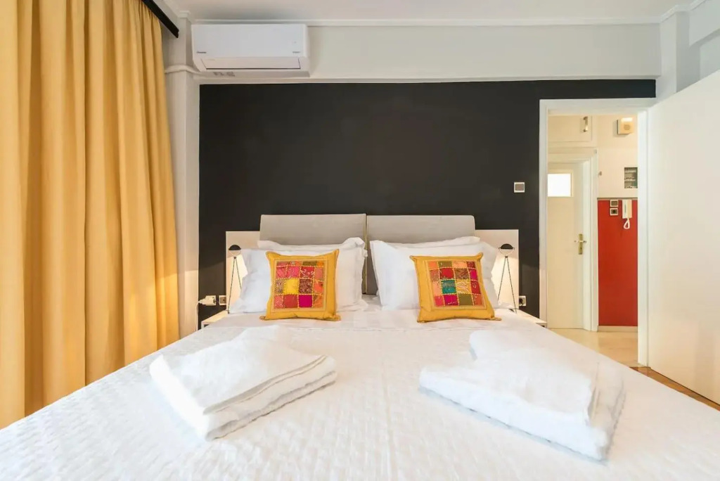 Glyfada Lux Olive Suites - Aura & Glow