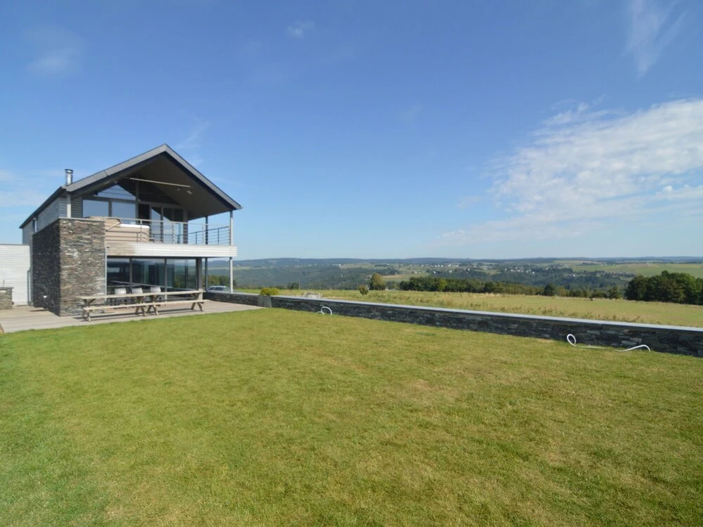 Luxurious Villa With Swimming Pool in La Roche