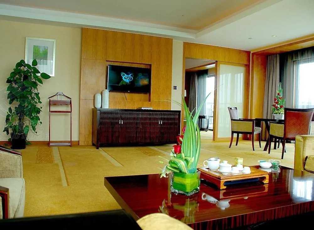 Hangzhou Linan Wonderland Hotel