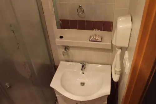 Študentský domov TU Jedlíkova 9