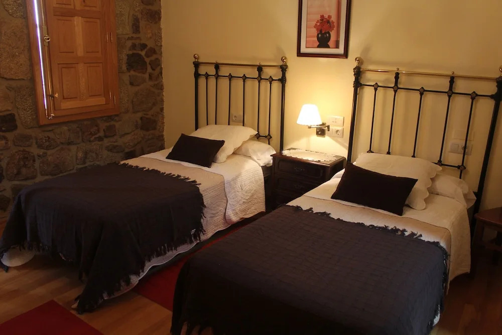 Casa A Chairiña y A Revolta