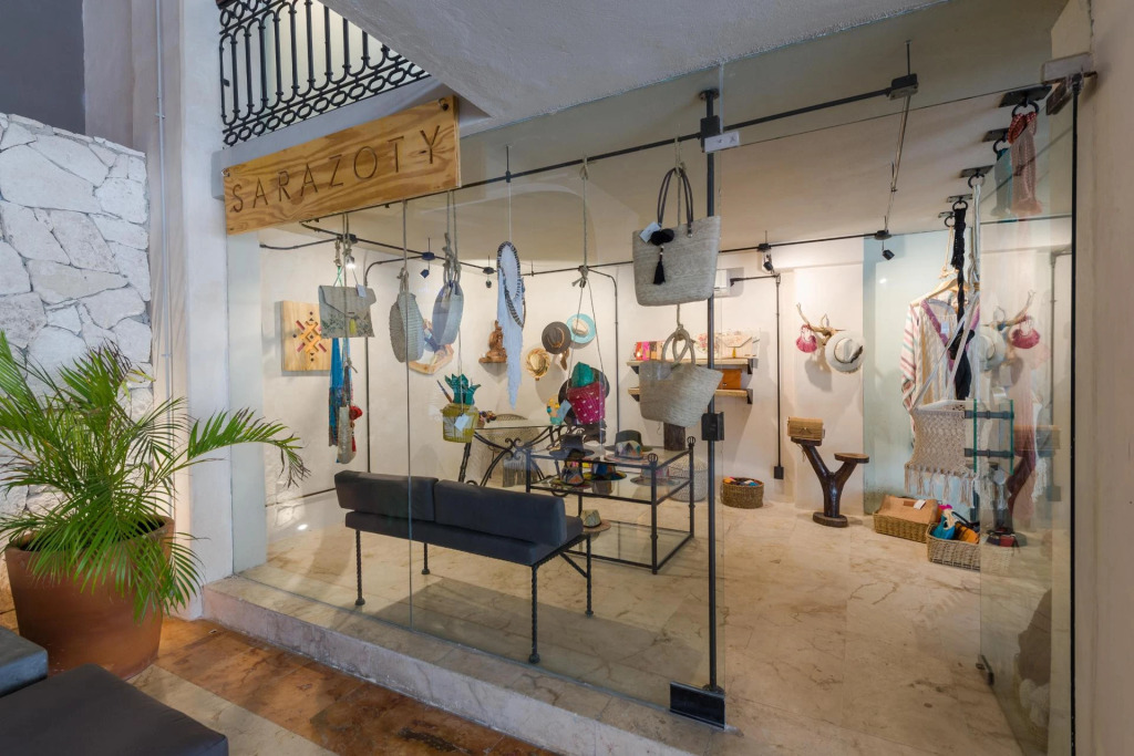 Caribbean Paradise Hotel & Spa - 5th Avenue