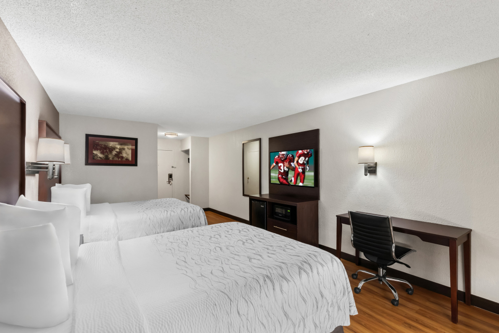 Red Roof PLUS+ & Suites Atlanta Airport South